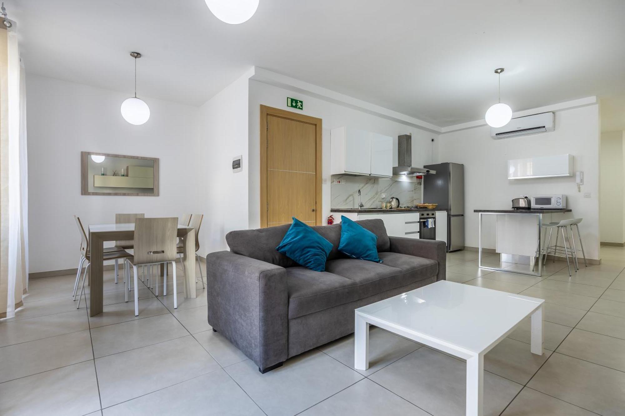 Superb 3Br Apt Close To Seafront Gzira Cameră foto