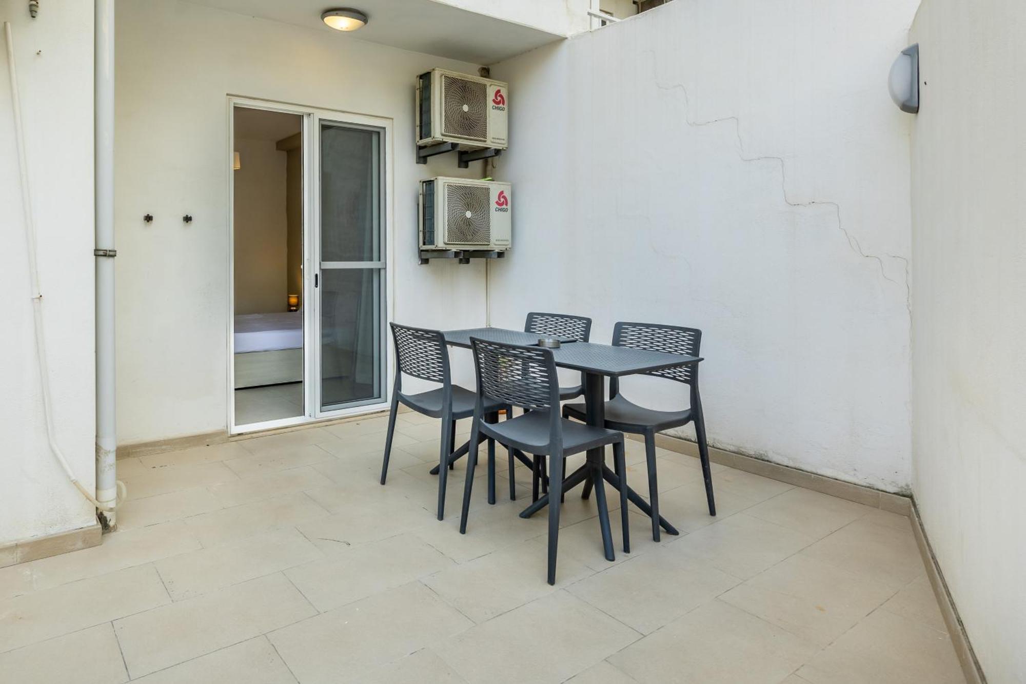 Superb 3Br Apt Close To Seafront Gzira Cameră foto
