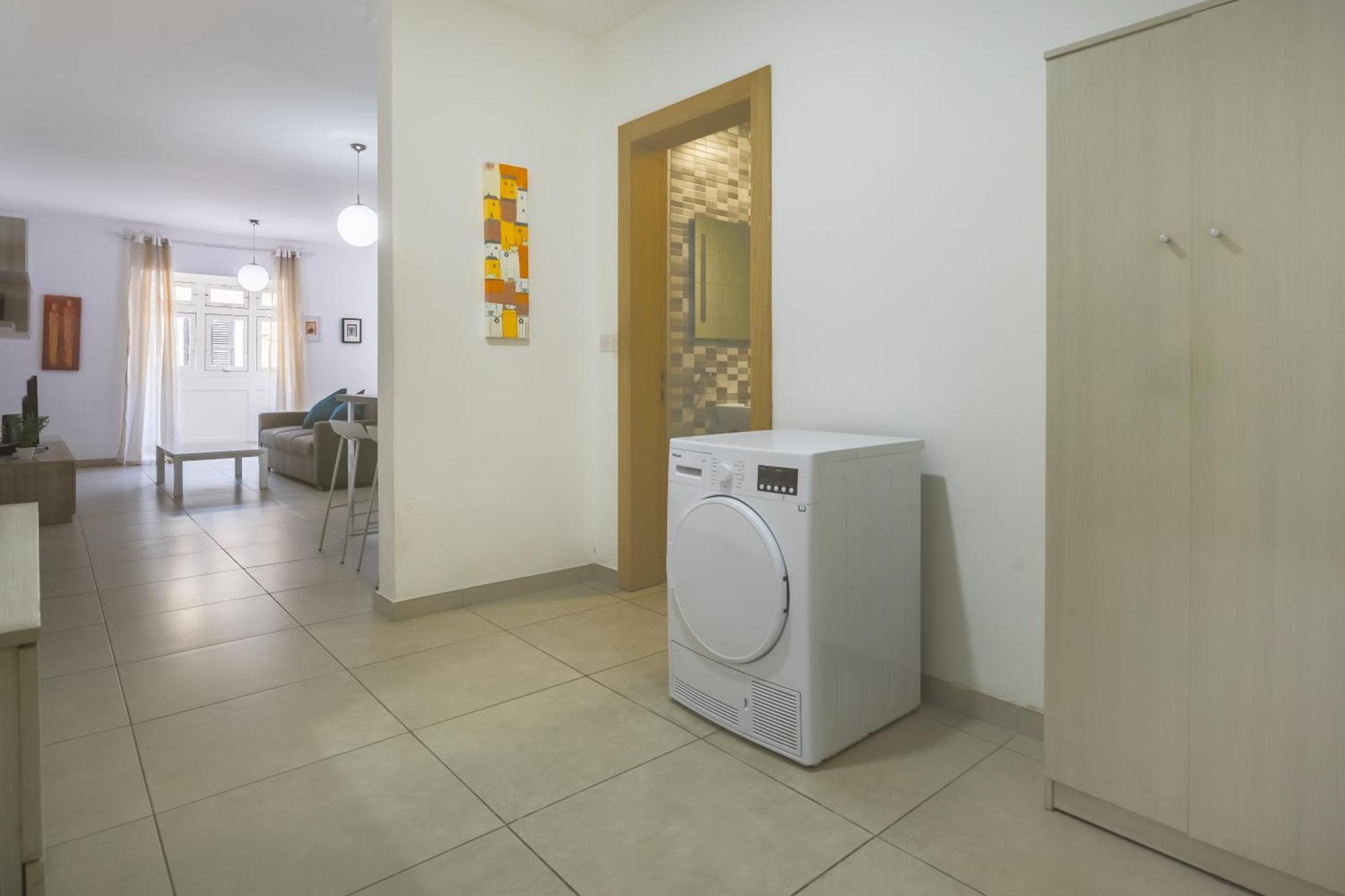 Superb 3Br Apt Close To Seafront Gzira Cameră foto