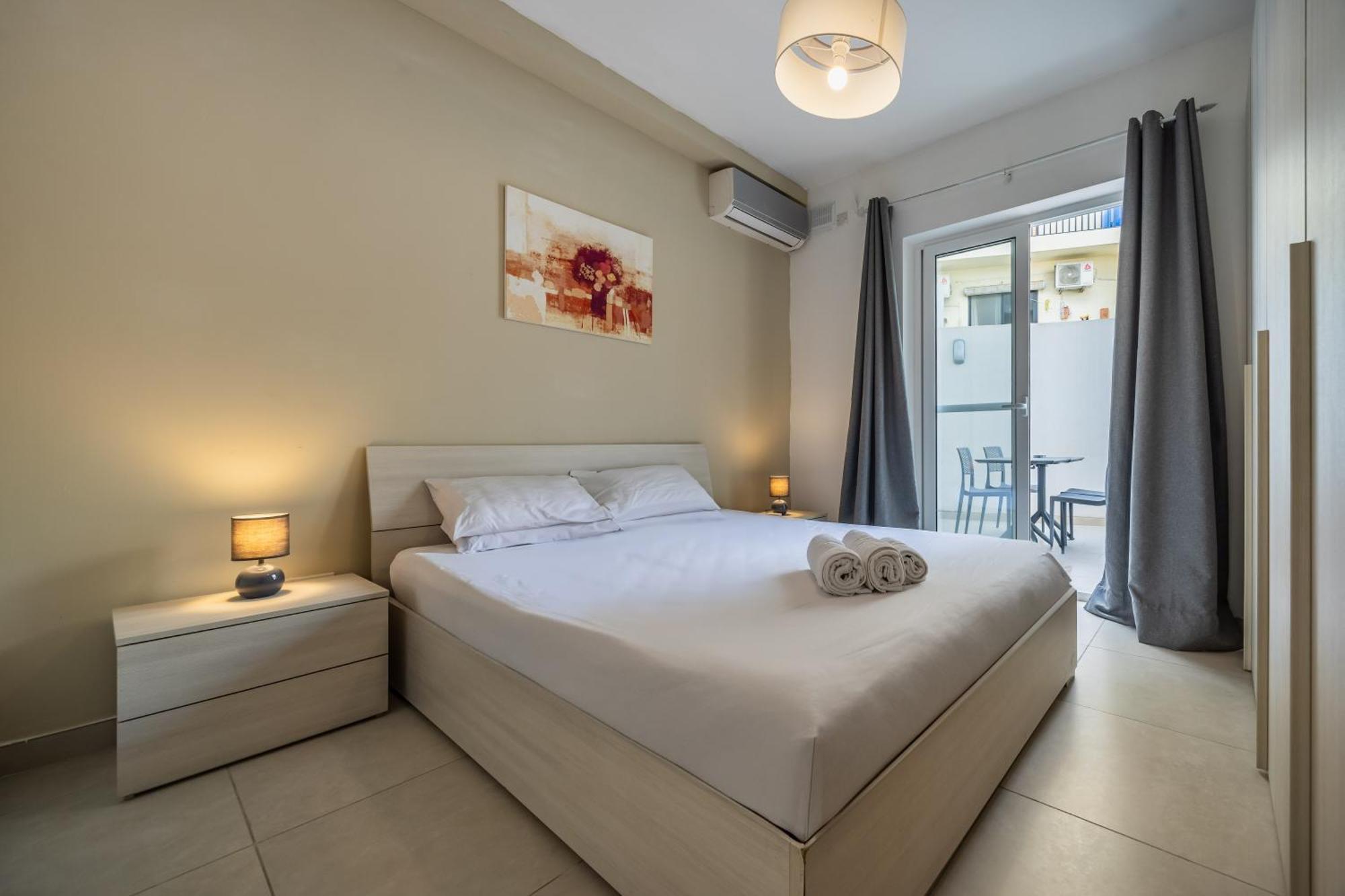 Superb 3Br Apt Close To Seafront Gzira Cameră foto