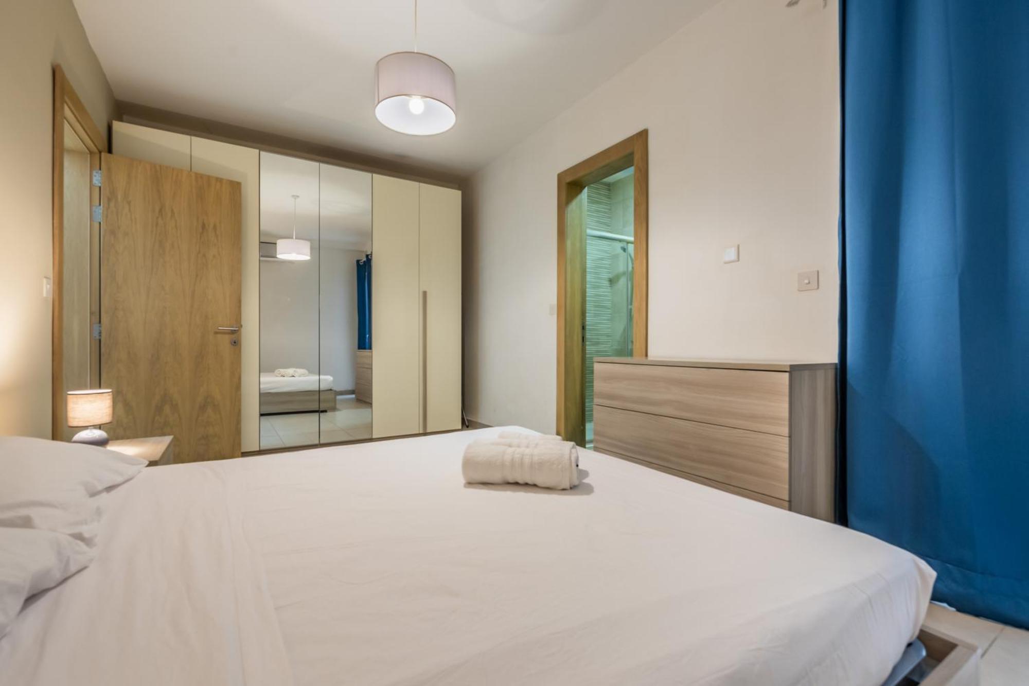 Superb 3Br Apt Close To Seafront Gzira Cameră foto