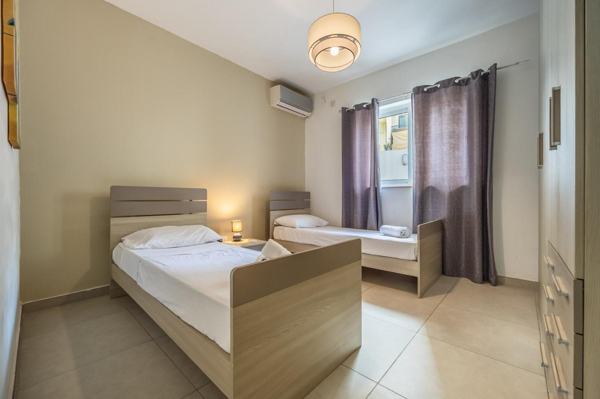 Superb 3Br Apt Close To Seafront Gzira Cameră foto
