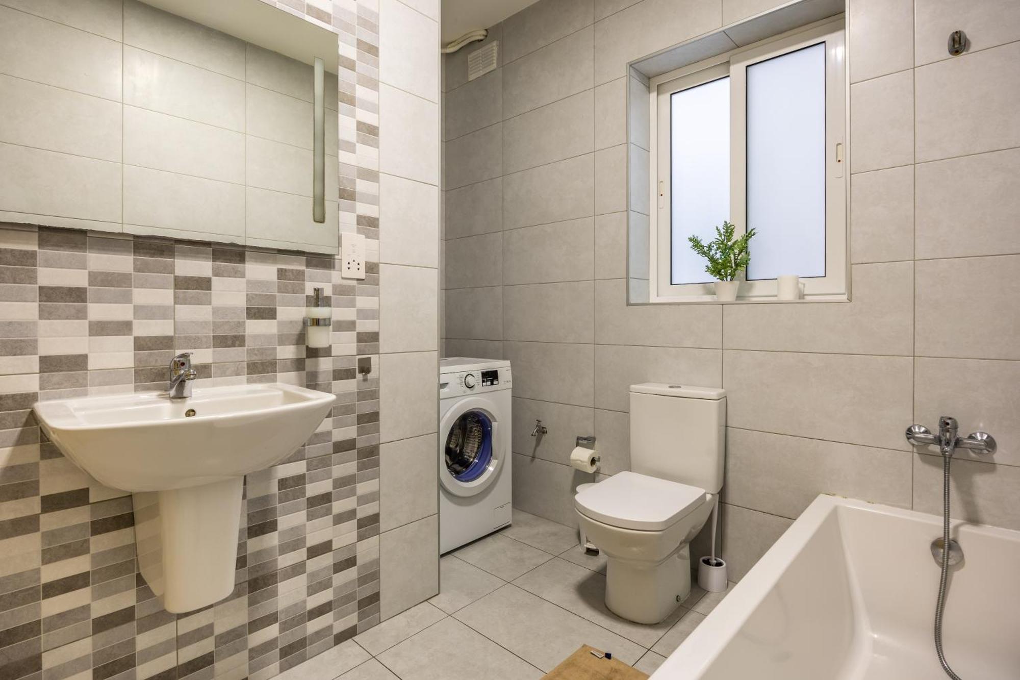 Superb 3Br Apt Close To Seafront Gzira Cameră foto